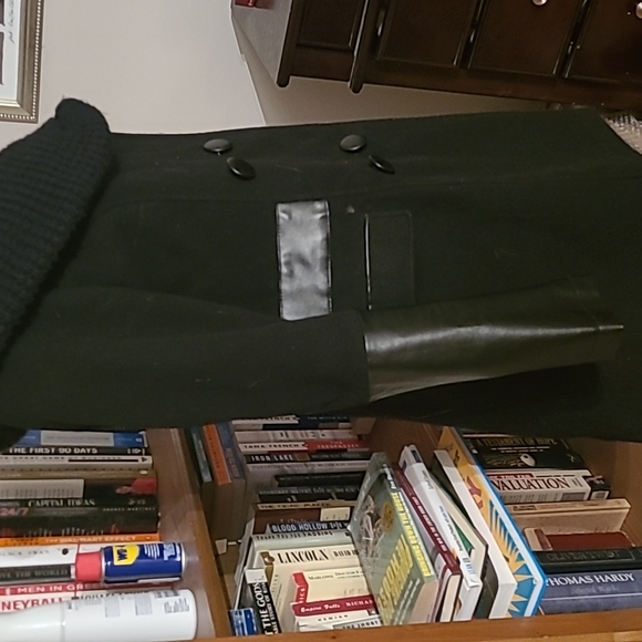 Black coat - Picture 2 of 6